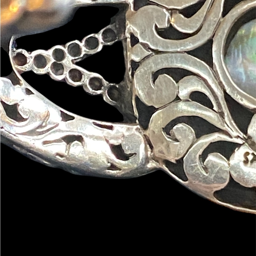 Intricate Sarda Silver Bracelet with large  Pink Mabe pearl - Picture 4 of 7